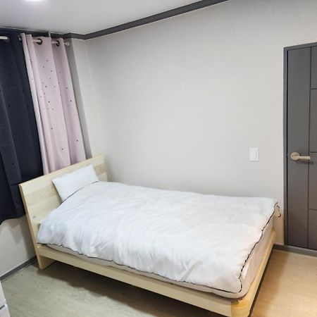 Ara Guesthouse Busan Exterior photo